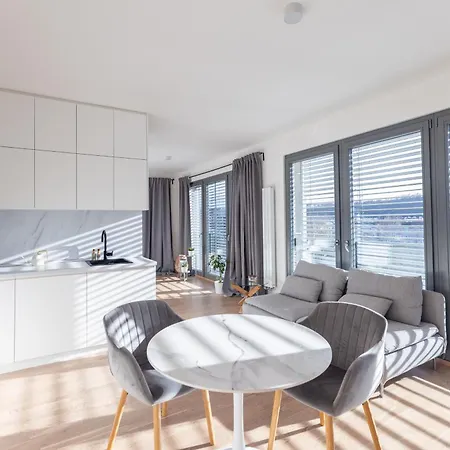 Cozy With Balcony Apartmán *