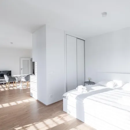Apartament Cozy With Balcony