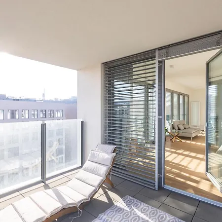 Cozy With Balcony شقة